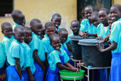 アフリカの人々を感染症から救いたい！サラヤの「100万人の手洗いプロジェクト」＆「病院で手の消毒100％プロジェクト」